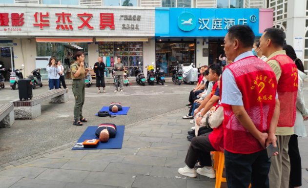 志愿服务走进美兰区博爱街道红坎社区